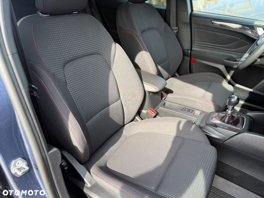 Ford Focus 1.0 EcoBoost ST-Line - 11