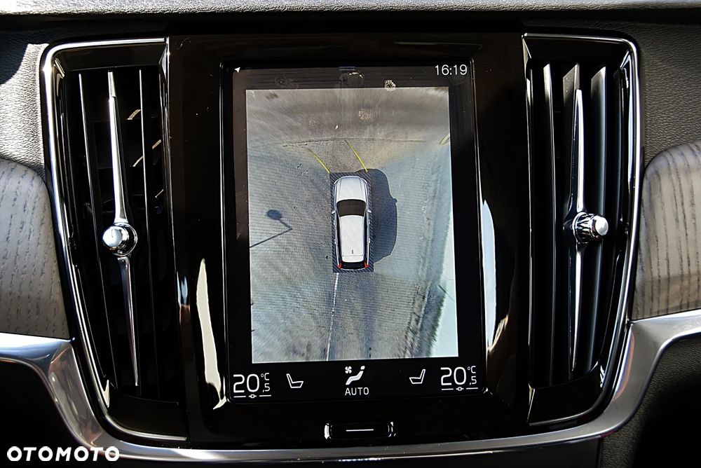 Volvo V90 Cross Country D4 AWD Pro - 26