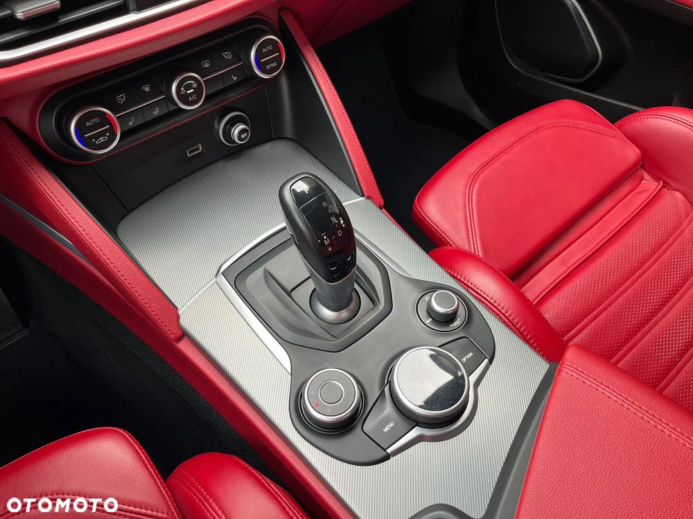 Alfa Romeo Stelvio - 21