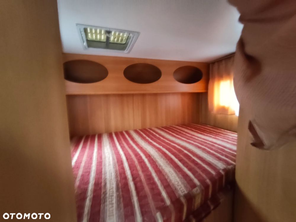 Ford Challenger - 10