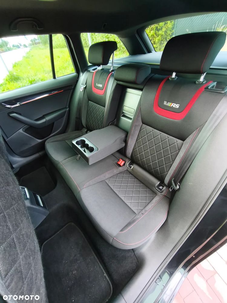 Skoda Octavia 2.0 TDI DSG RS - 26