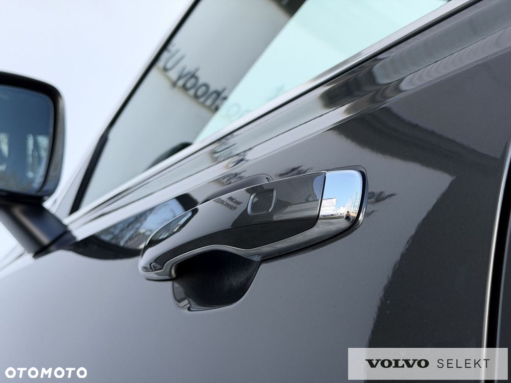 Volvo XC 90 - 9