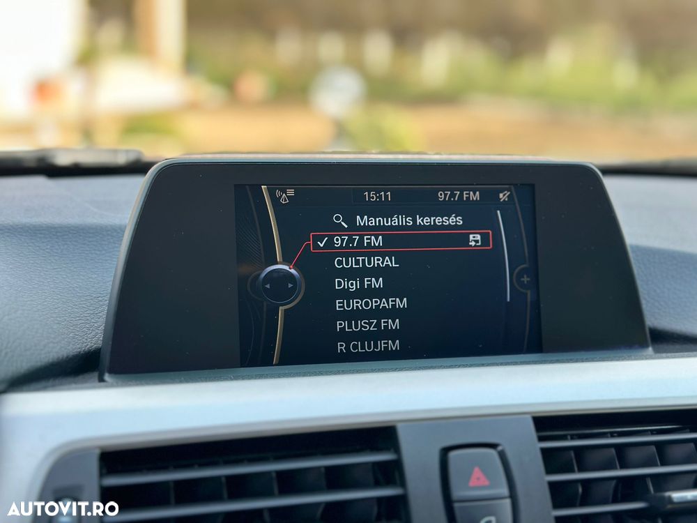 BMW Seria 3 318d Luxury Line - 29