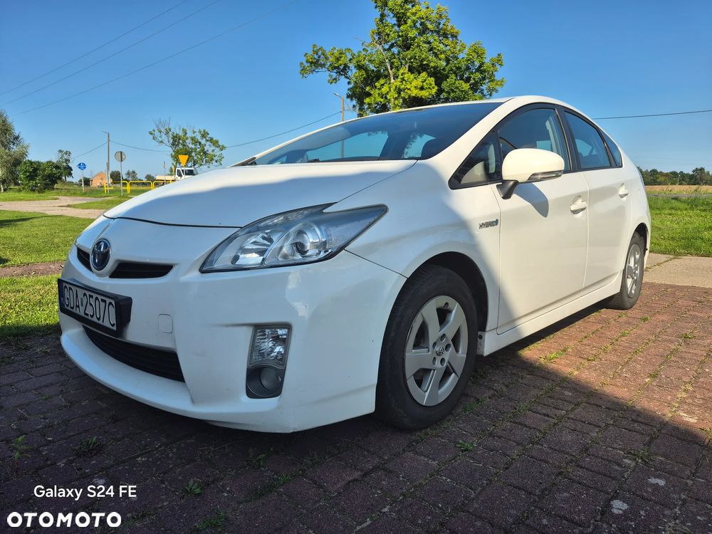 Toyota Prius (Hybrid) - 1