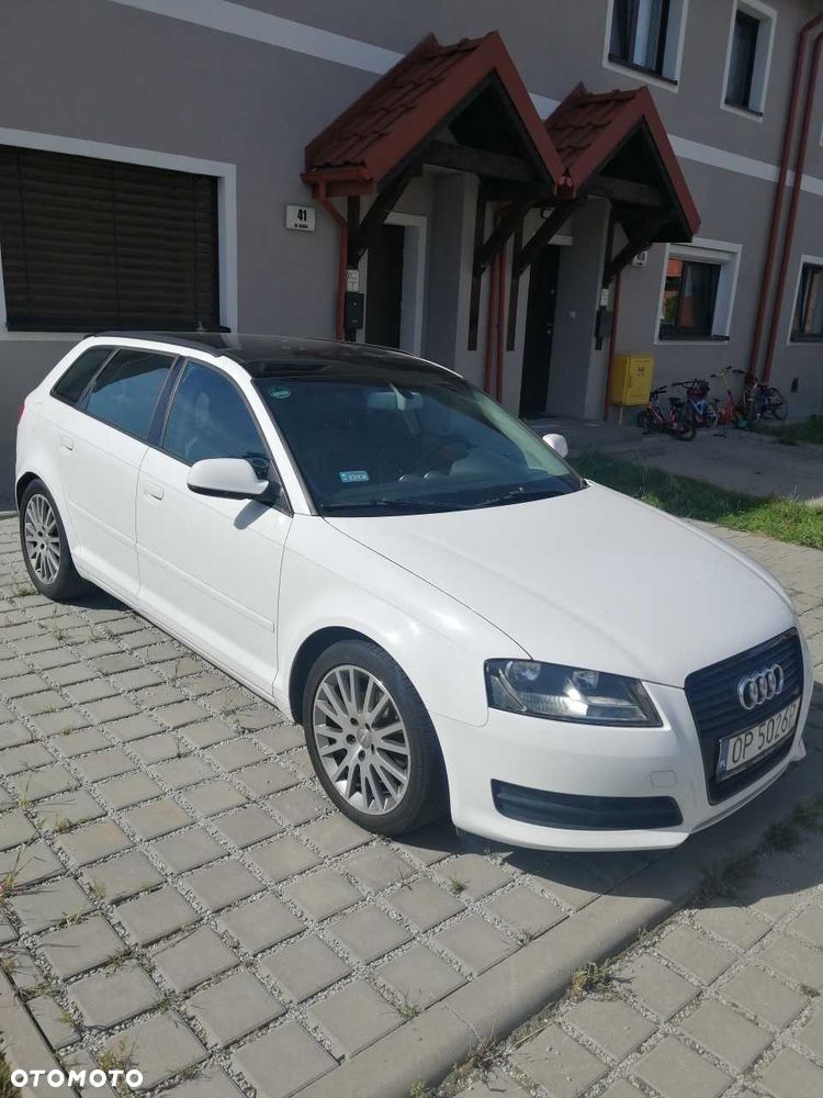 Audi A3 Sportback - 1