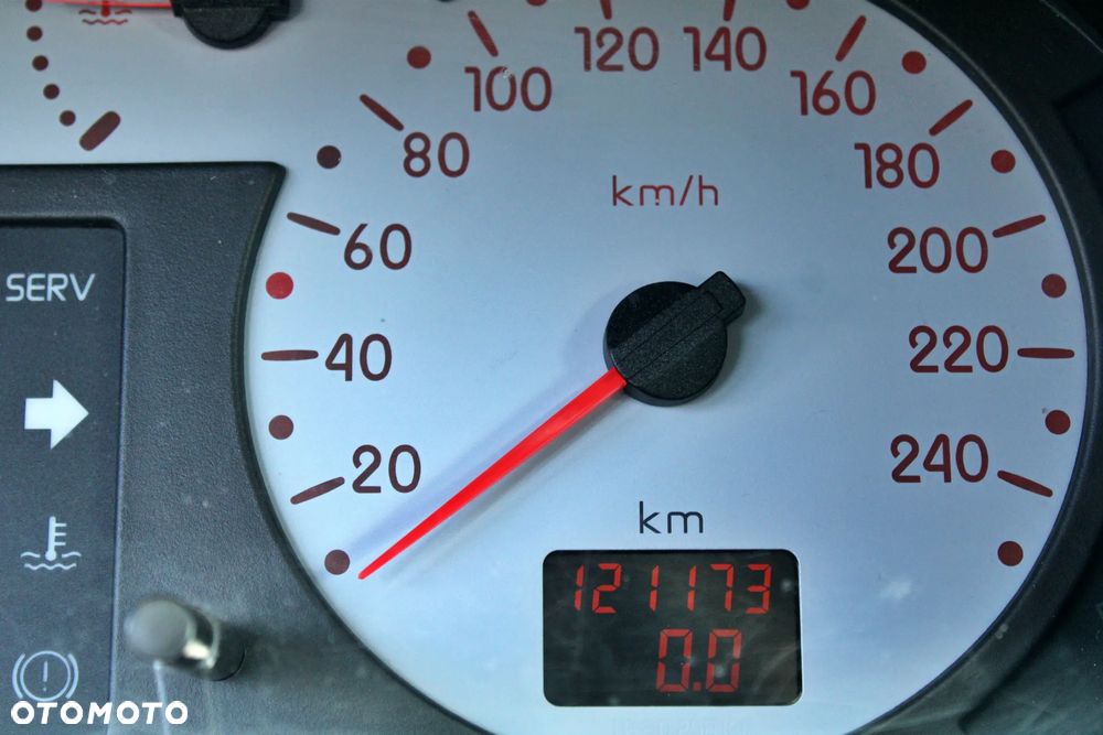 Renault Clio - 23