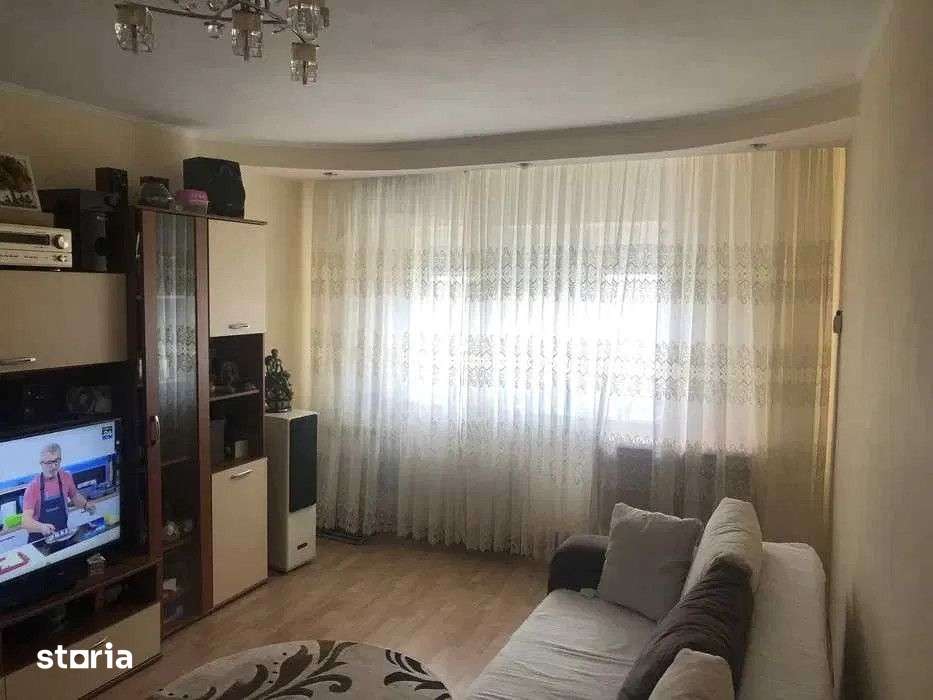 Apartament 2 camere confort 1 decomandat zona Radu Negru, renovat 2017 — fotografia 2