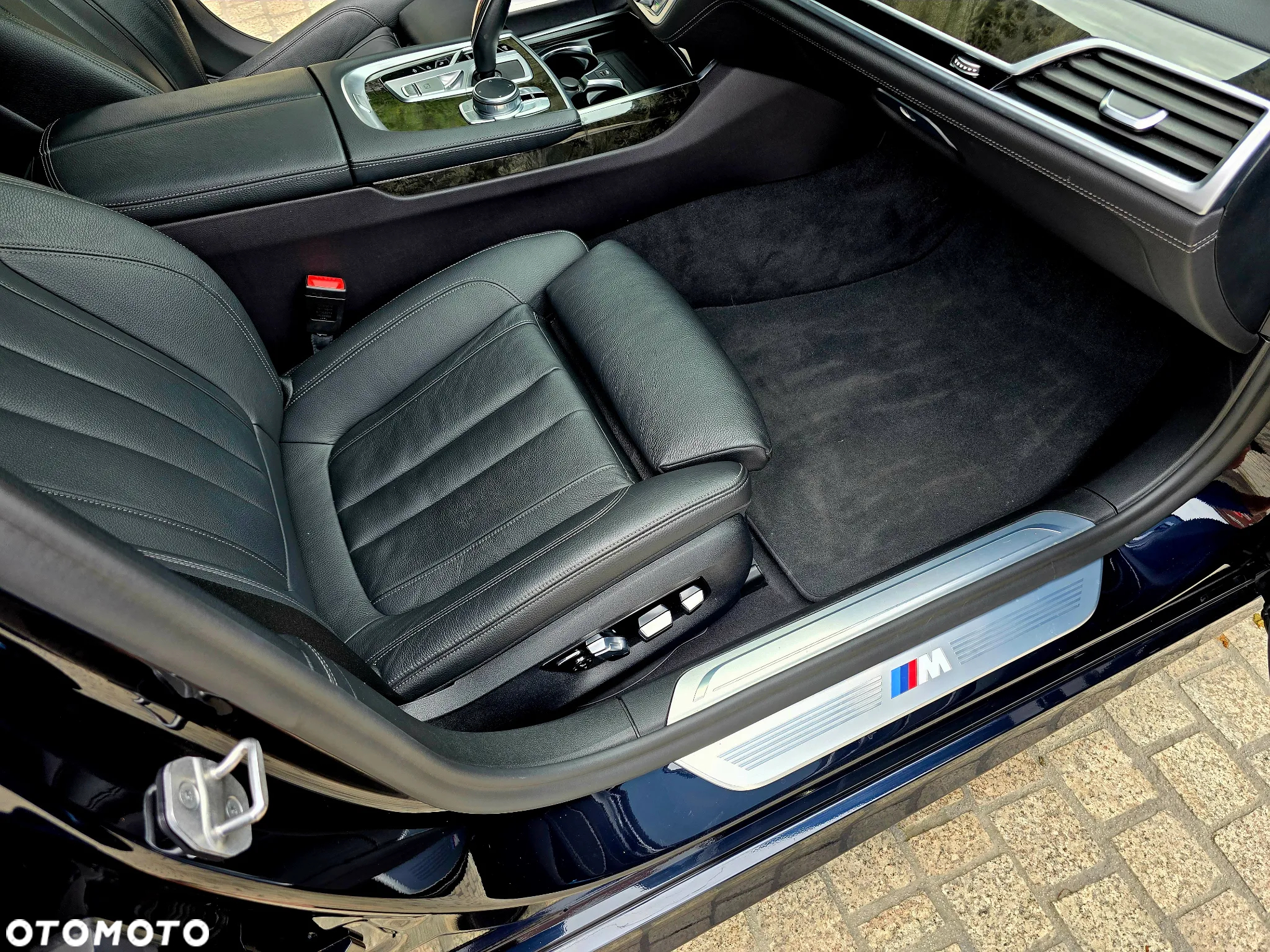 BMW Seria 7 740i - 28