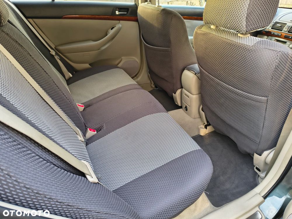Toyota Avensis 2.0 D-4D Sol - 9