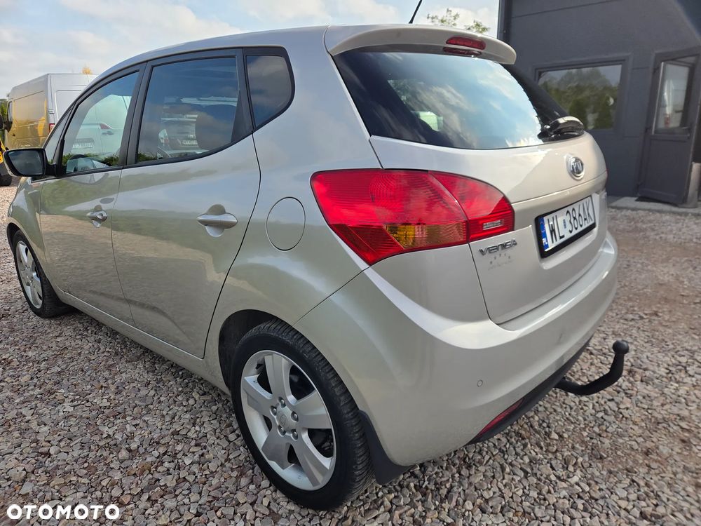 Kia Venga 1.6 CRDi 128 Edition 7 - 17