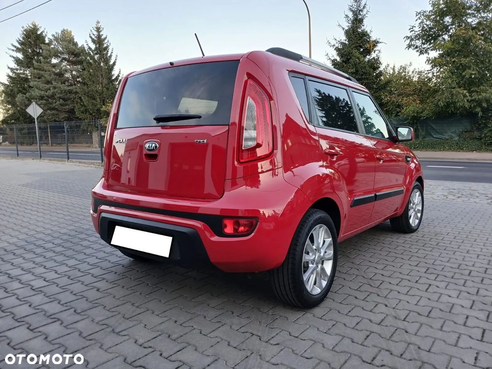 Kia Soul 1.6 CRDI Dream Team Edition - 18