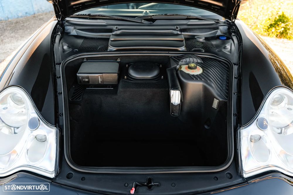 Porsche 911 (996) Turbo - 18