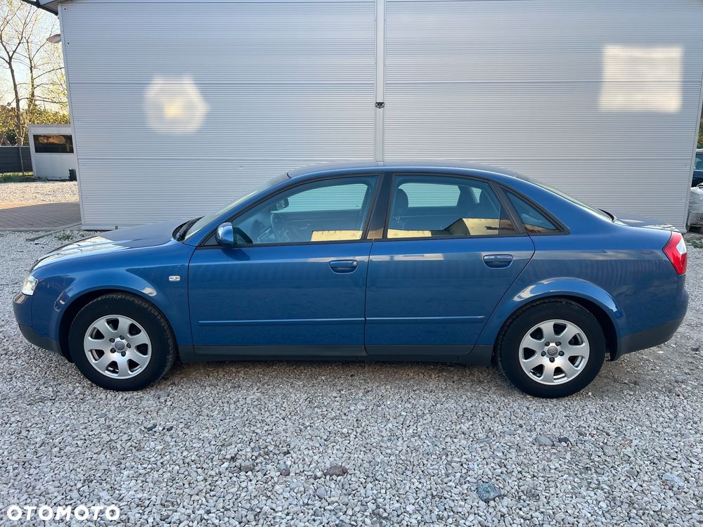 Audi A4 Limousine - 10