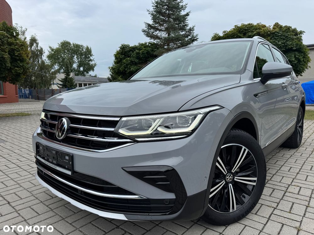 Volkswagen Tiguan - 1