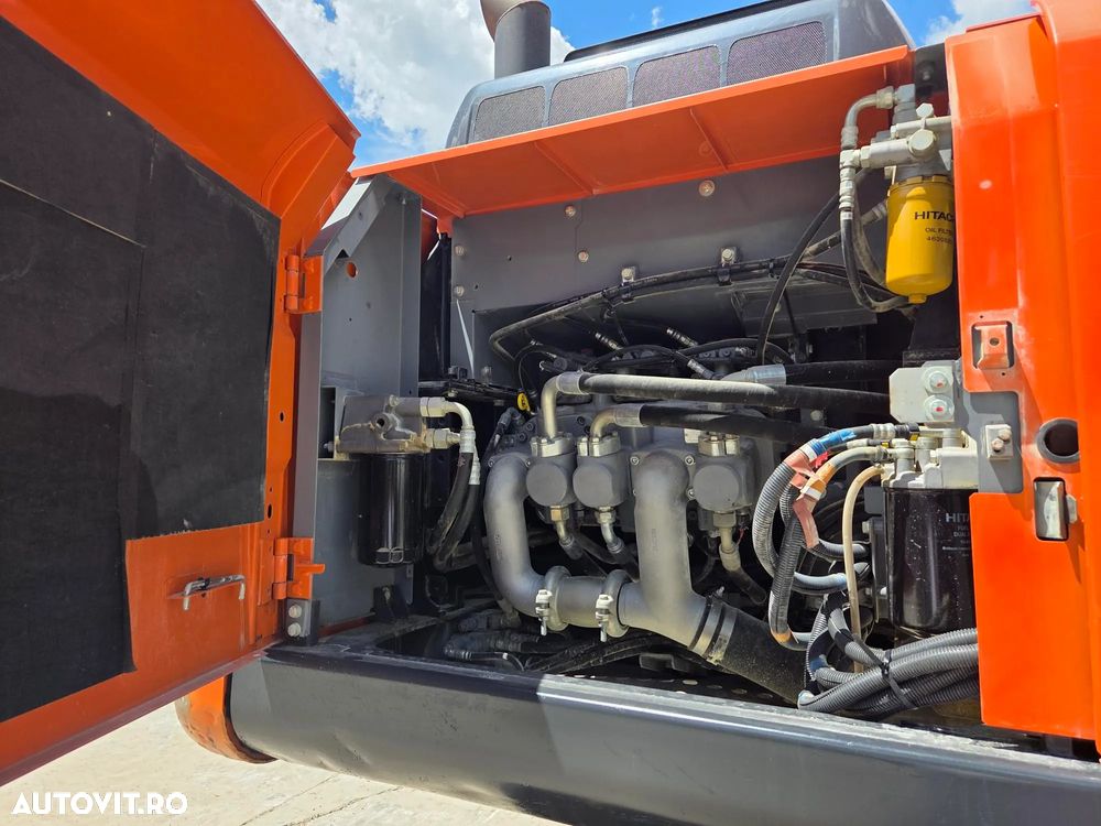 Hitachi ZX250LCN-6, 2019, 5.737h, CUPLA RAPIDA, cupa 1,55mc, inst picon, inst rotire, camera spate si laterale, latime 2,99m, ad sapare 7m, 3 pompe hidr HITACHI, consum 11,8l/h, lant 80% ok, ridica 16t, posibil leasing 3 ani-PROMOTIE 89.900 EUR+Tva - 21