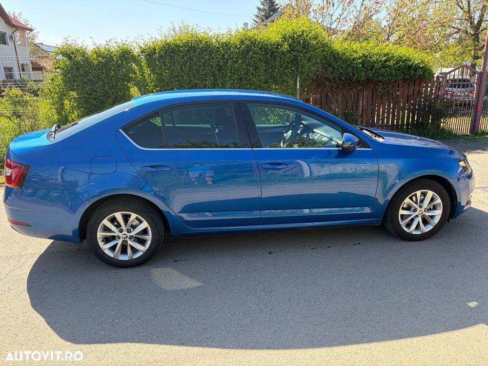 Skoda Octavia 2.0 TDI DSG Style - 3