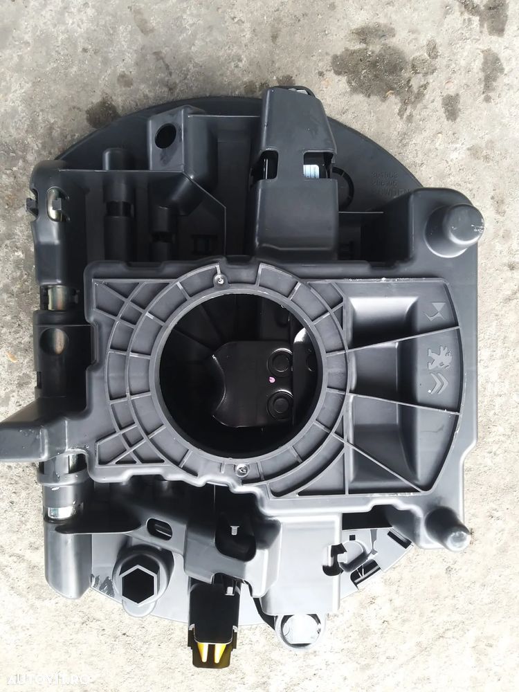Kit Cric:  Suport Cric Spuma + Cric + Cheie Roatacod: 9817224380 pentru Peugeot 3008 din 2023 2.0 HDI - 2