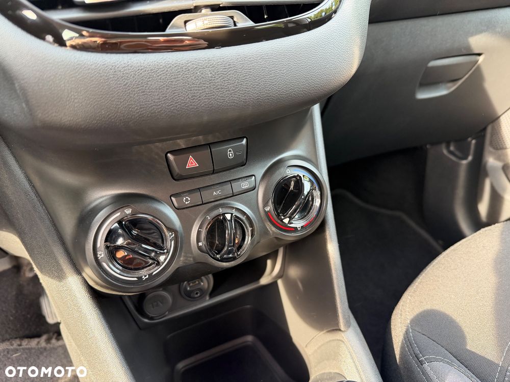 Peugeot 208 - 19