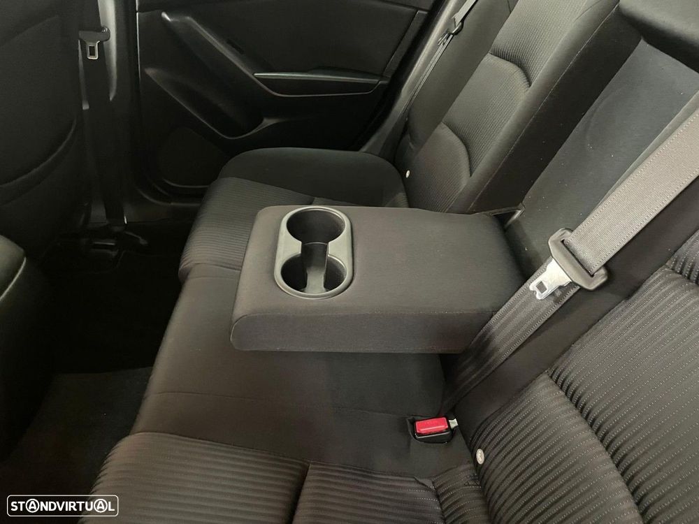 Mazda 3 1.5 Sky-D Evolve HS Navi - 29