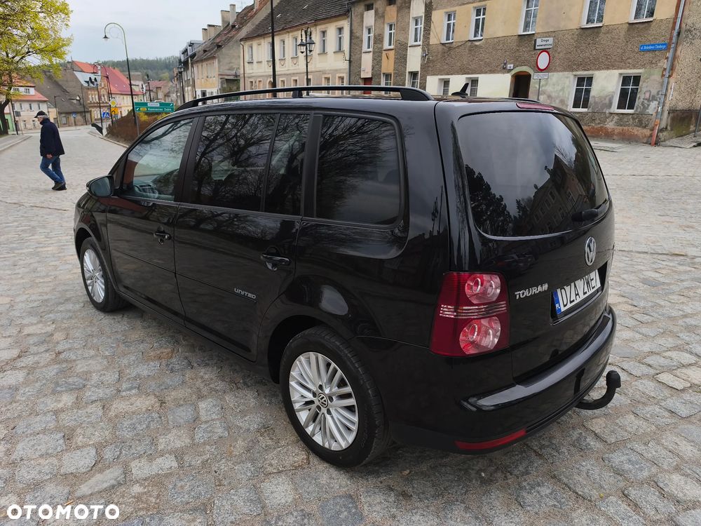 Volkswagen Touran - 3