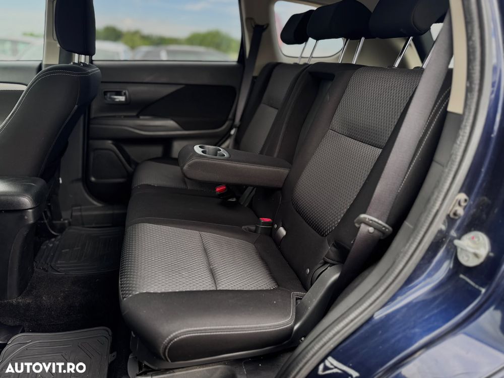 Mitsubishi Outlander 2.2 Litre DI-D AWD Instyle - 13