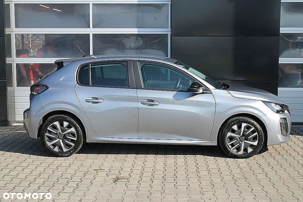 Peugeot 208 - 16