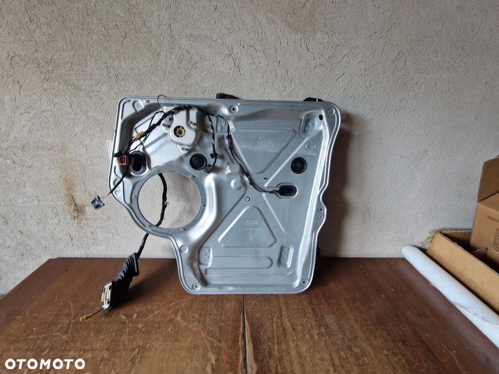 PODNOŚNIK SZYBY PRAWY VW T5 VW T6 2003r - 2019r - 6