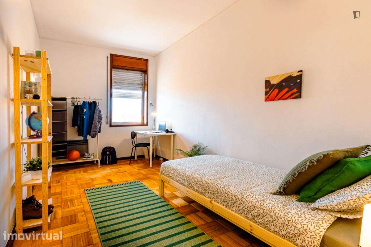 Quarto - localizado em Ramalde Porto - Grande imagem: 4/15