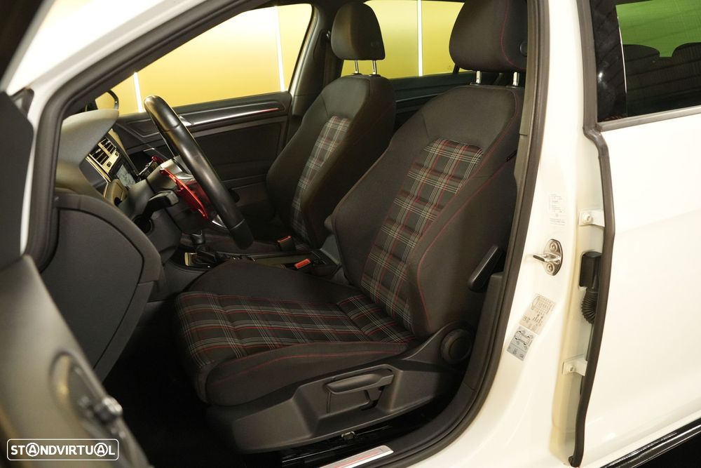 VW Golf 2.0 TSI GTI DSG - 20