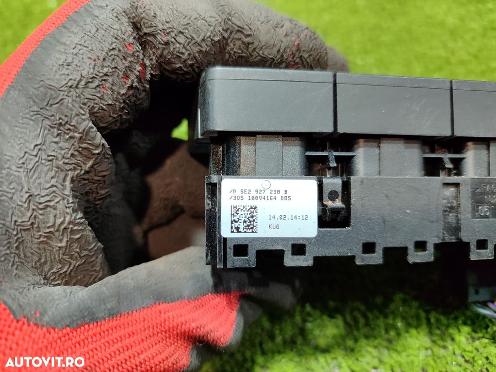 PANOU BUTOANE BLOCARE USI SKODA OCTAVIA 3 SEDAN 1.6 DIESEL 2015 COD OEM 5E2927238B / 2013-2016 - 8
