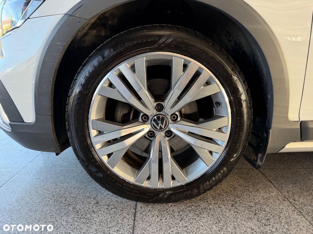 Volkswagen Passat 2.0 TDI SCR DSG 4Motion Business - 9