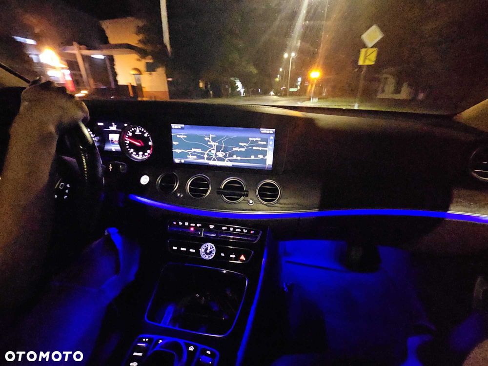 Mercedes-Benz Klasa E 220 d 9G-TRONIC Exclusive - 6