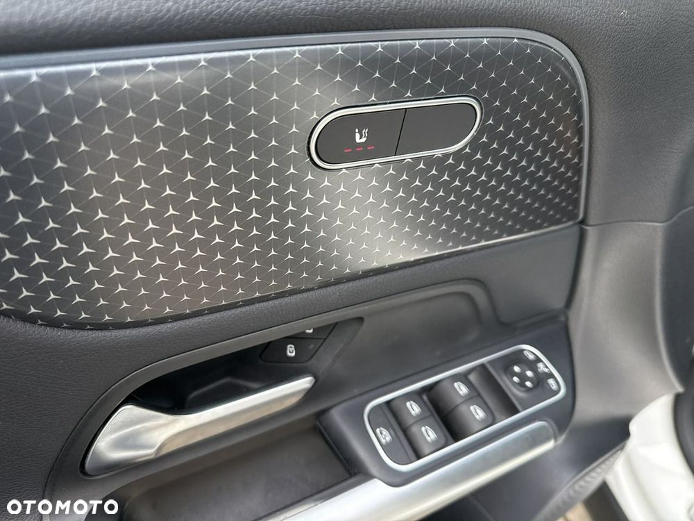 Mercedes-Benz EQA - 12