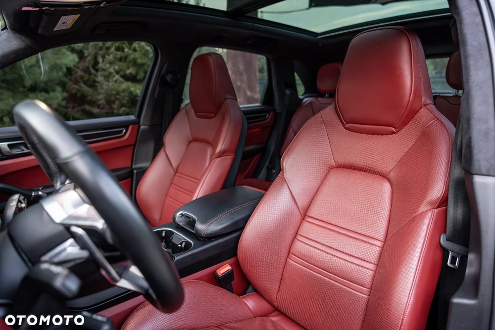 Porsche Cayenne GTS - 24