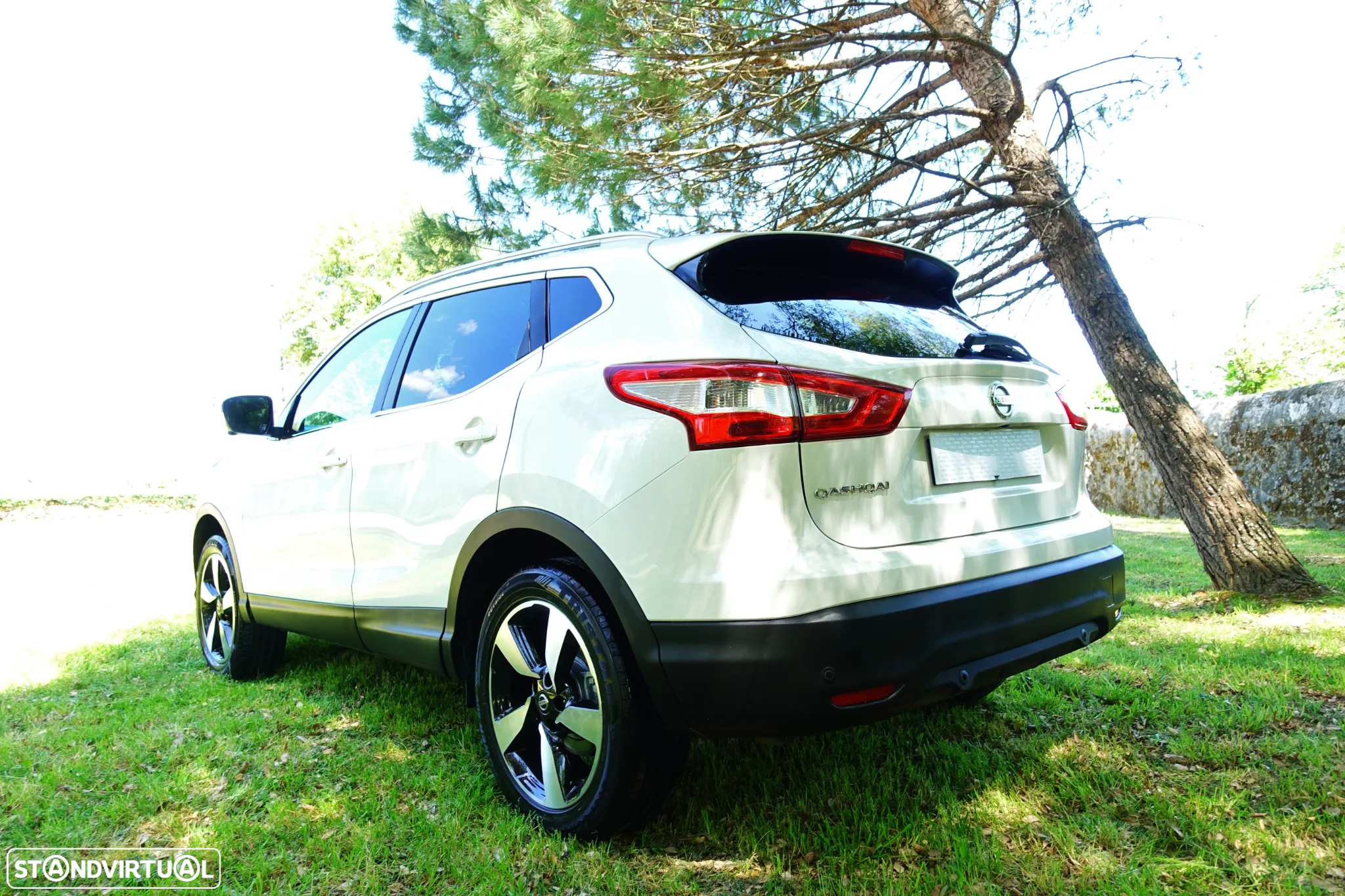 Nissan Qashqai 1.6 dCi N-Connecta 18 - 28