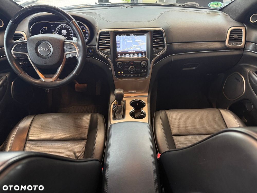 Jeep Grand Cherokee - 22
