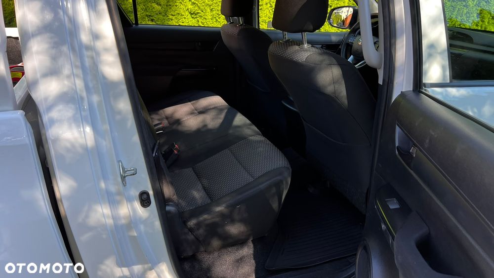 Toyota Hilux 2.4 D-4D Double Cab DLX 4x4 - 11