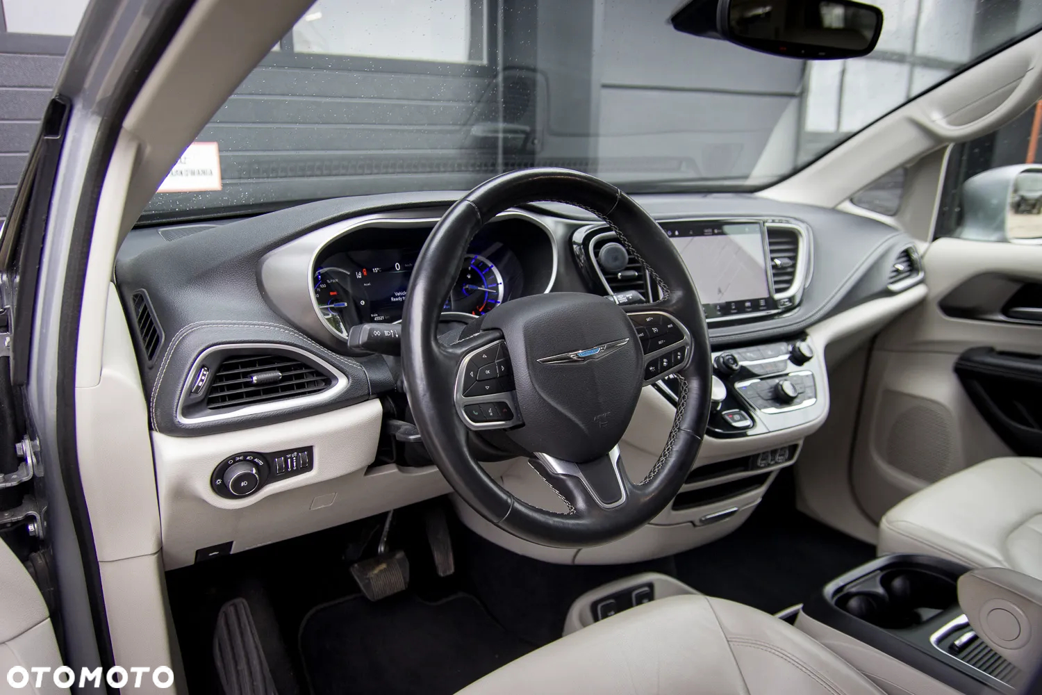 Chrysler Pacifica - 21