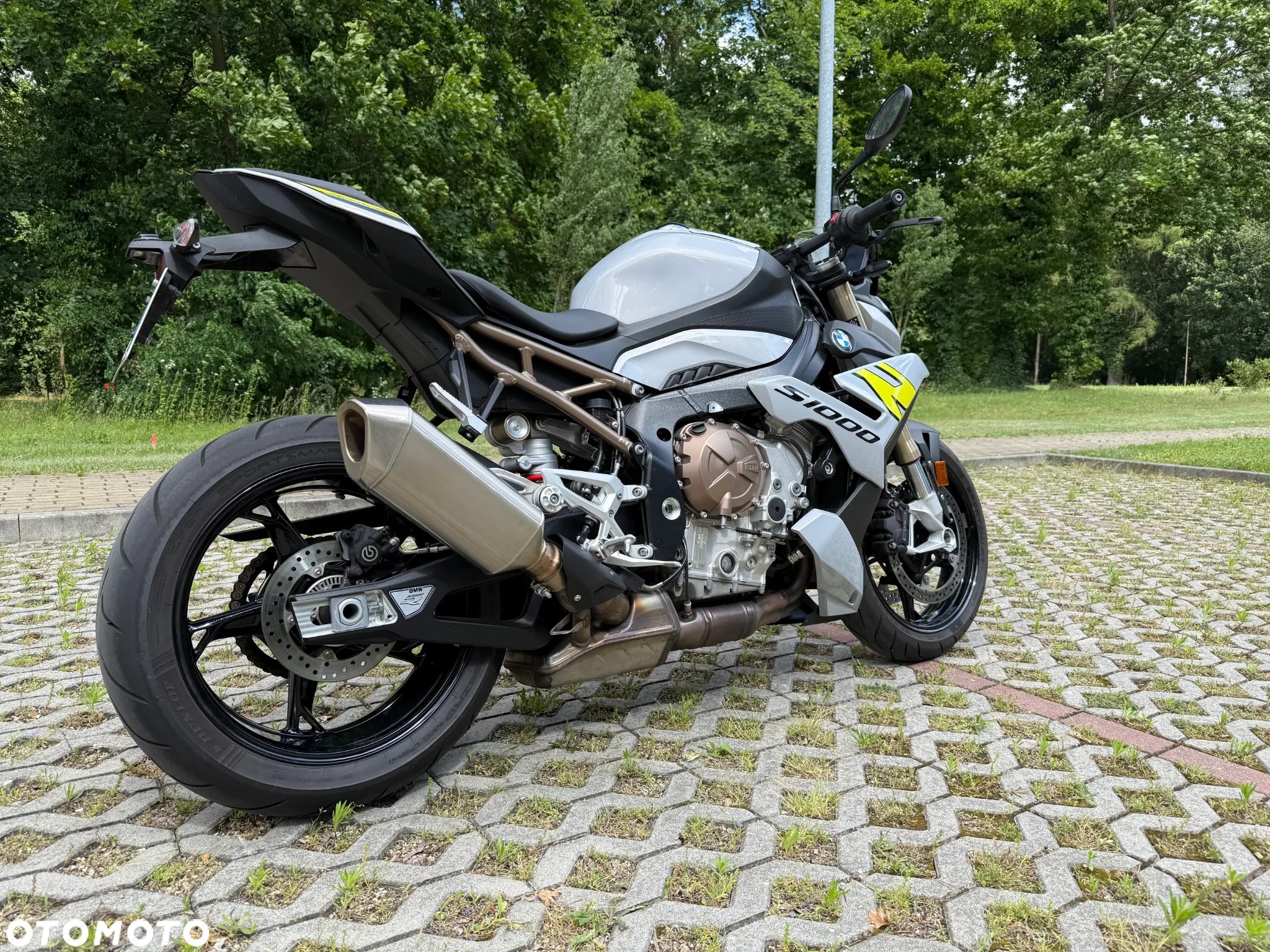BMW S - 2