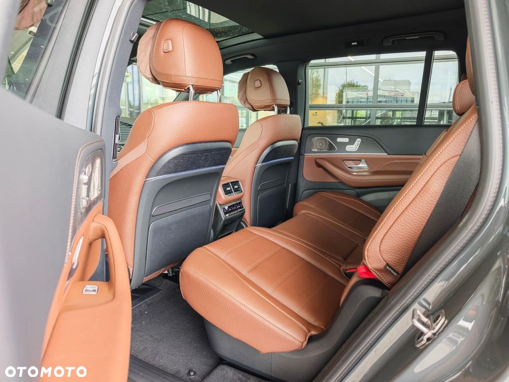 Mercedes-Benz GLS - 12