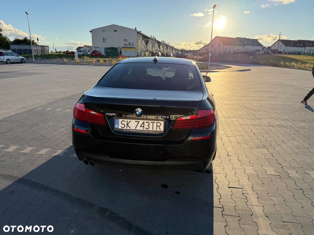 BMW Seria 5 520d xDrive - 7