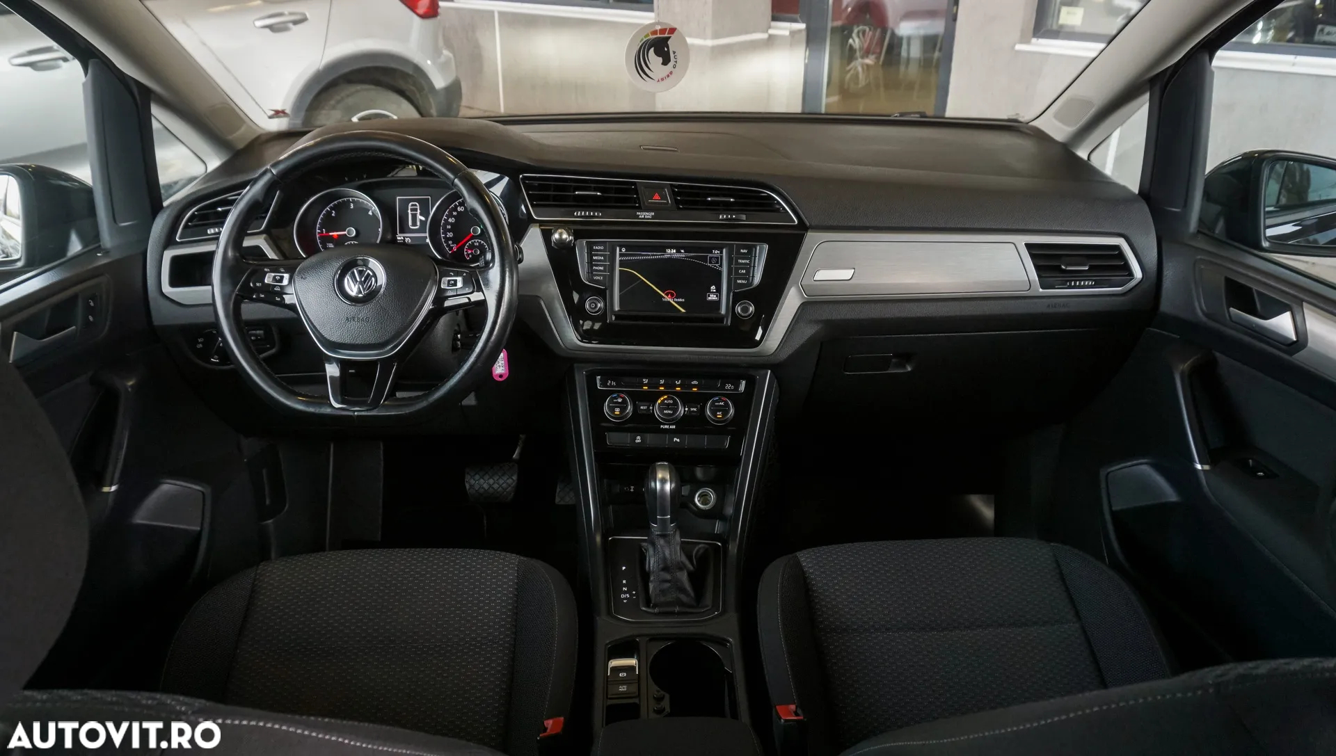 Volkswagen Touran 2.0 TDI DSG Comfortline - 8
