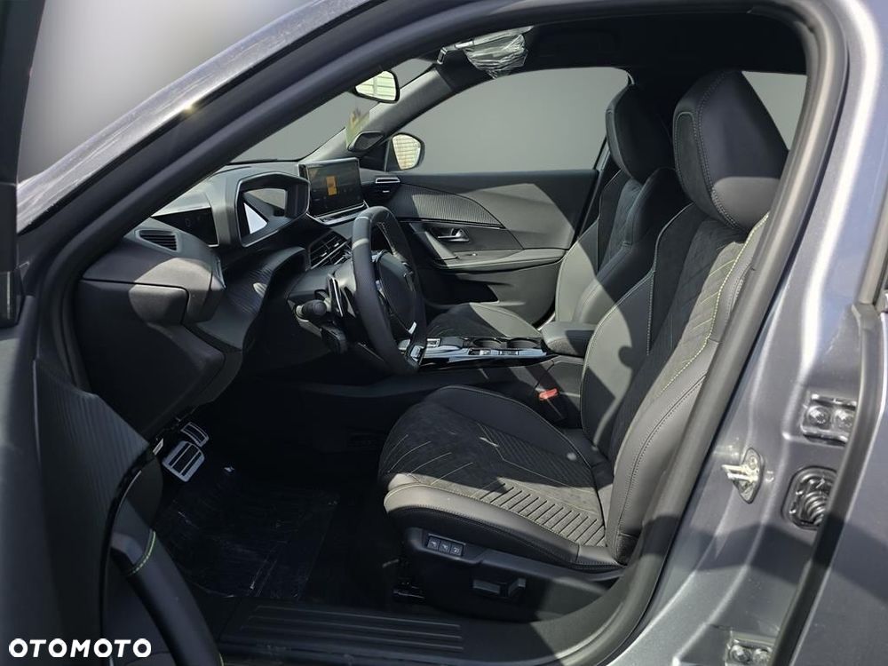 Peugeot 2008 PureTech mHEV GT E-DCS6 - 12