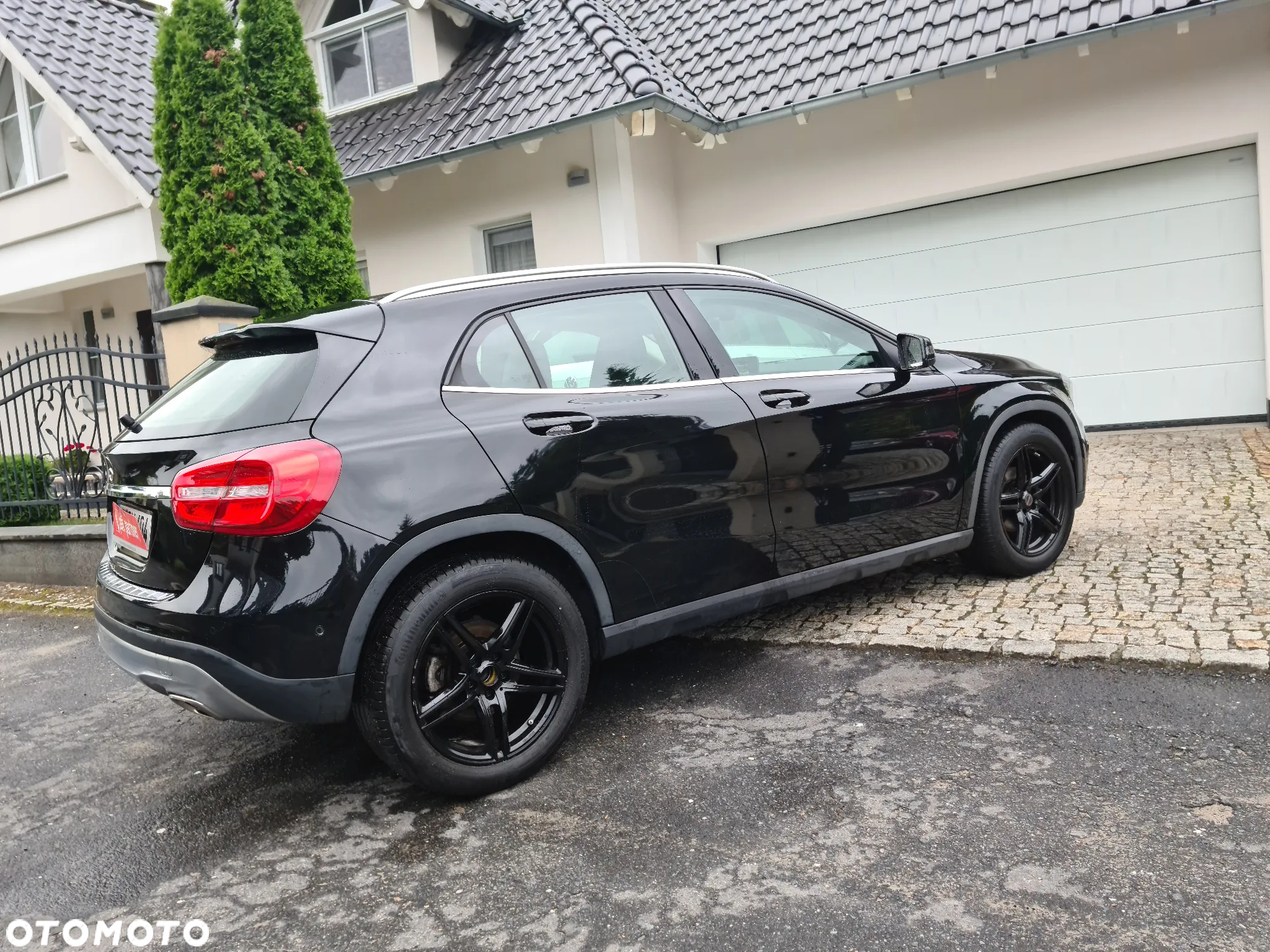 Mercedes-Benz GLA - 11
