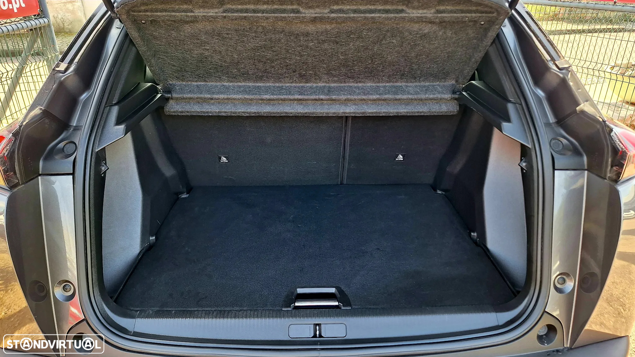 Peugeot 2008 1.5 BlueHDi GT Line - 12