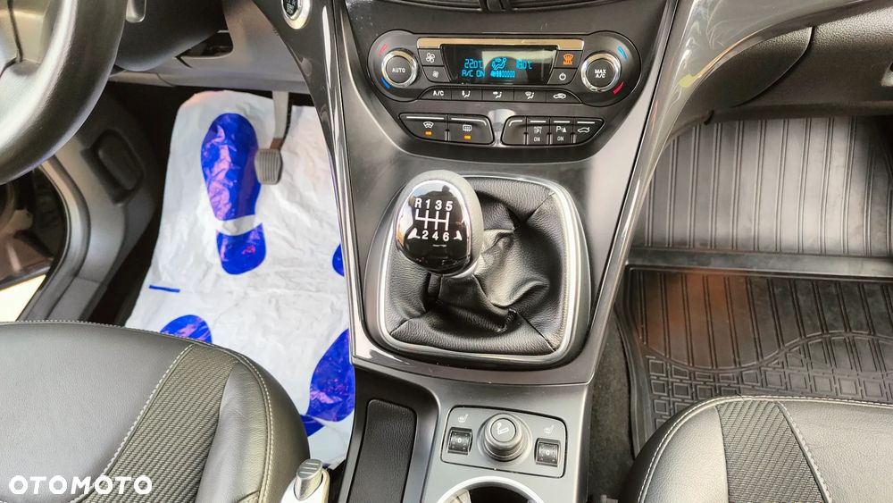 Ford Kuga 2.0 TDCi 4x4 Titanium - 20