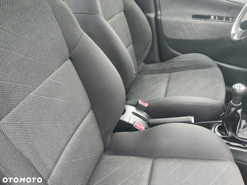 Peugeot 207 - 26