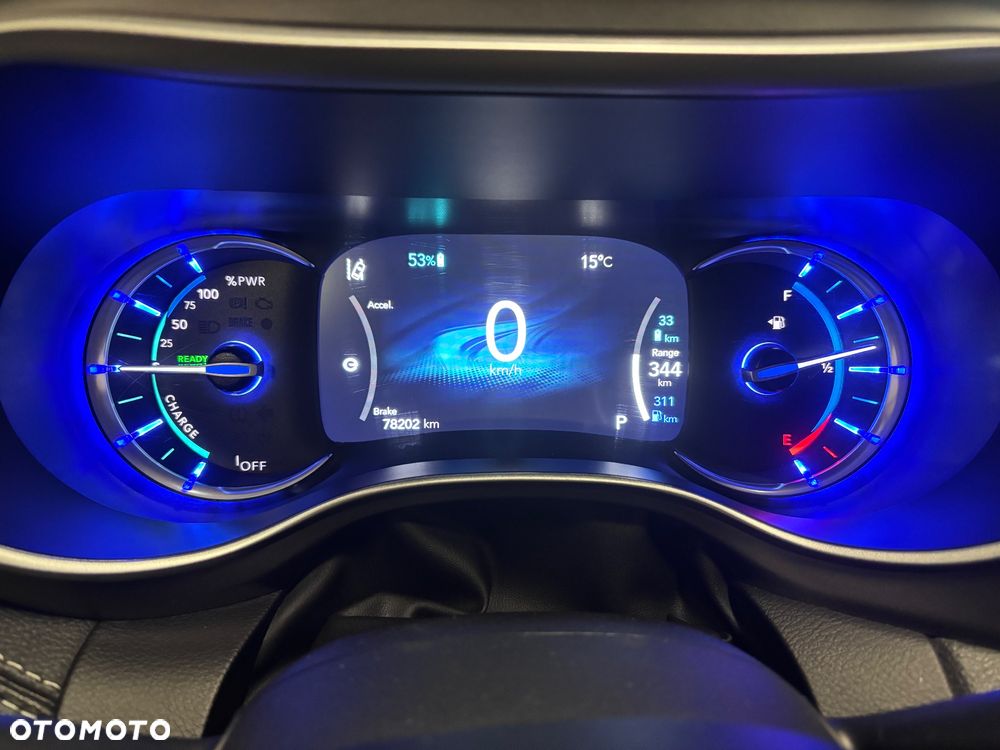 Chrysler Pacifica - 26