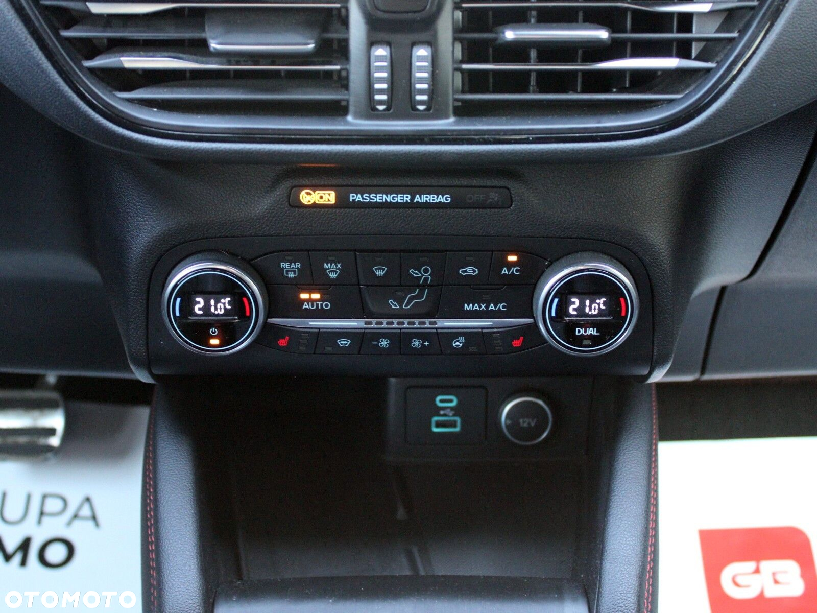 Ford Kuga 2.0 EcoBlue AWD ST-Line X - 24