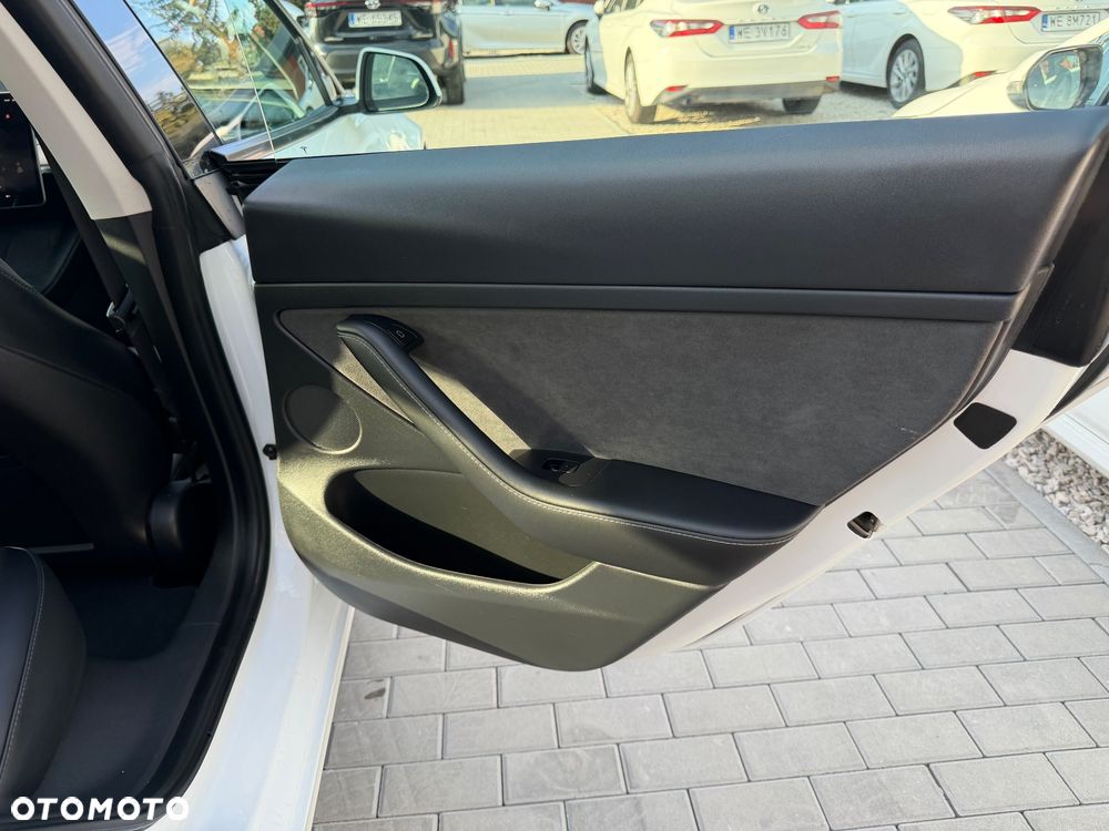 Tesla Model 3 - 28